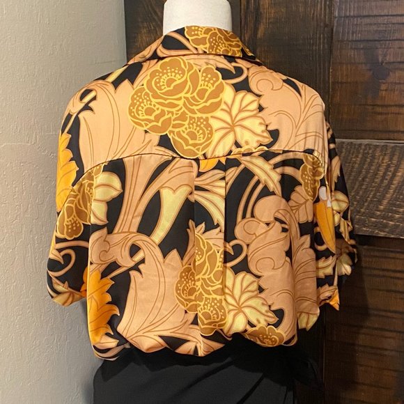 Striking tie-front patterned blouse - Picture 11 of 12